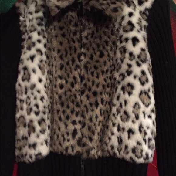 Jacket looks like a vest. Different and cute. - Picture 6 of 14